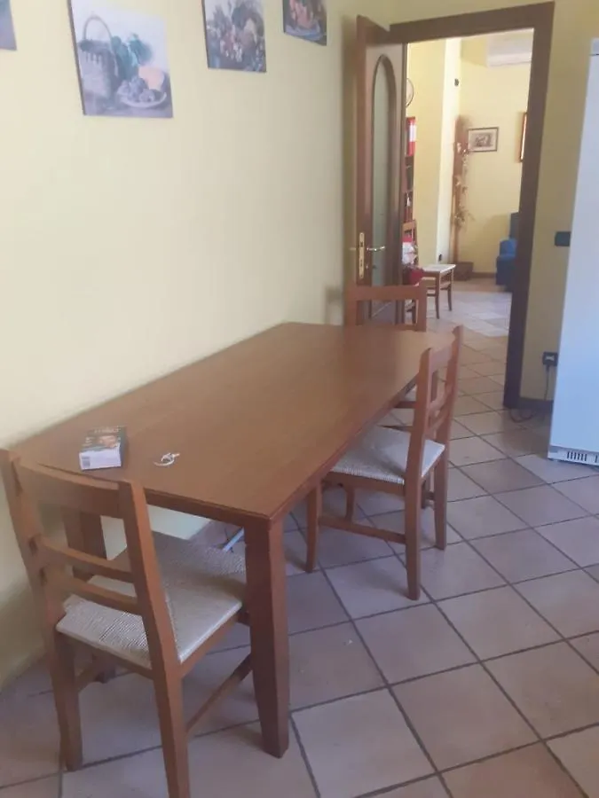 Appartamento Olbia Centro ゲストハウス